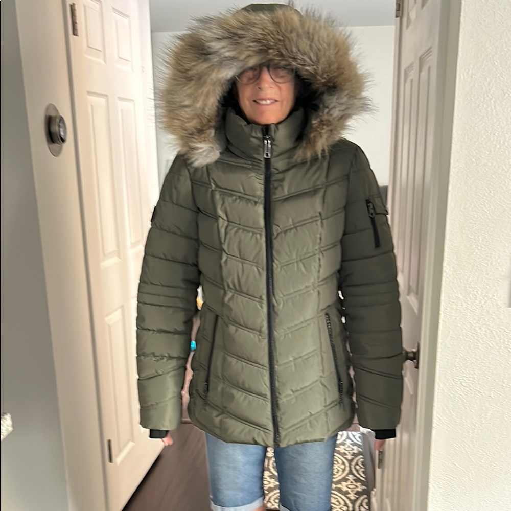 Women's Olive Puffer Jacket with Faux Fur Hood